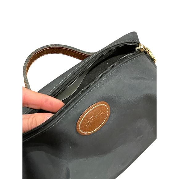 Longchamp Le Pliage Pouch with handle in black nylon and brown leather trim - Picture 2 of 6